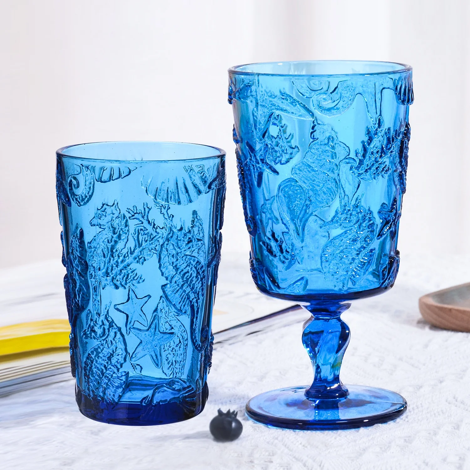 Gobelet en verre transparent motifs tomates rouges Tomato | Maisons du Monde Gobelet en verre transparent motifs tomates rouges Tomato | Maisons du Monde