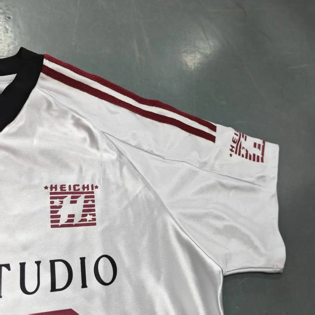 Custom Print Logo Men's Trend Luxury Shiny Jersey T-shirt Top Quality Streetwear Oversized V-neck Football Jersey Shirt gallery 3