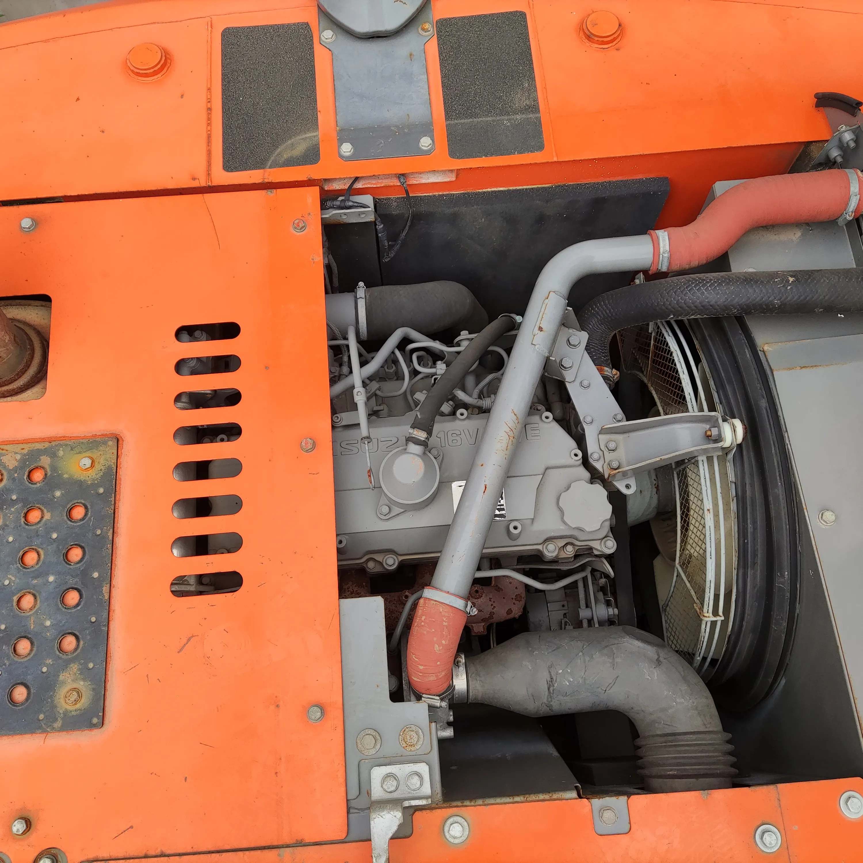 Hitachi ZX210 Excavator - 20 Ton, EPA Engine, 380L Fuel Tank