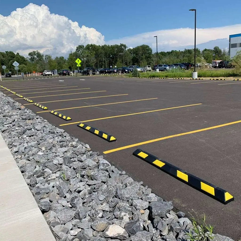 Heavy Duty Rubber Curb Parking Curb Car Parking Stop for Garage and Driveway manufacture