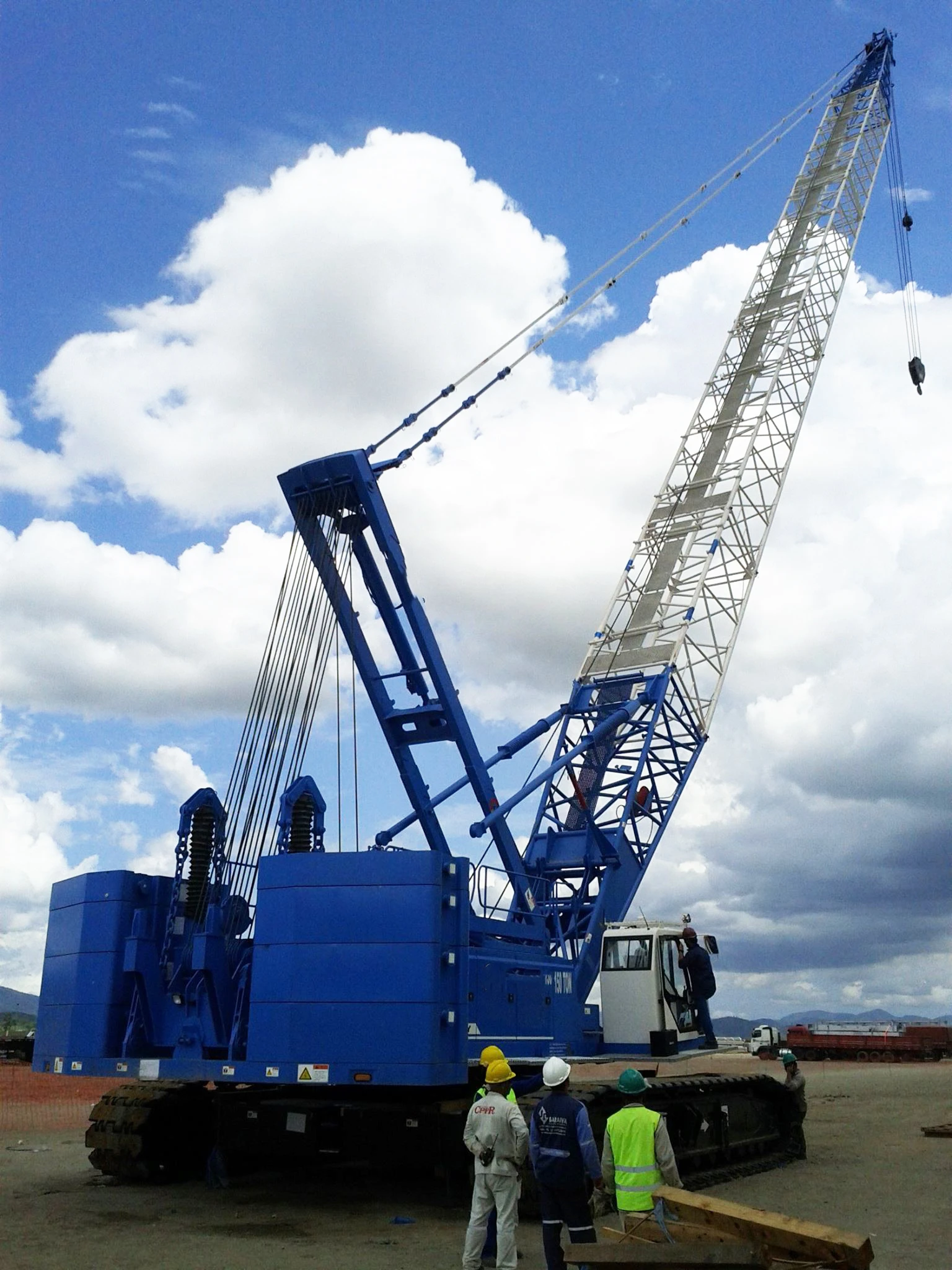 Hoisting machinery crawler crane SCC7000A 700t Max. lifting capacity