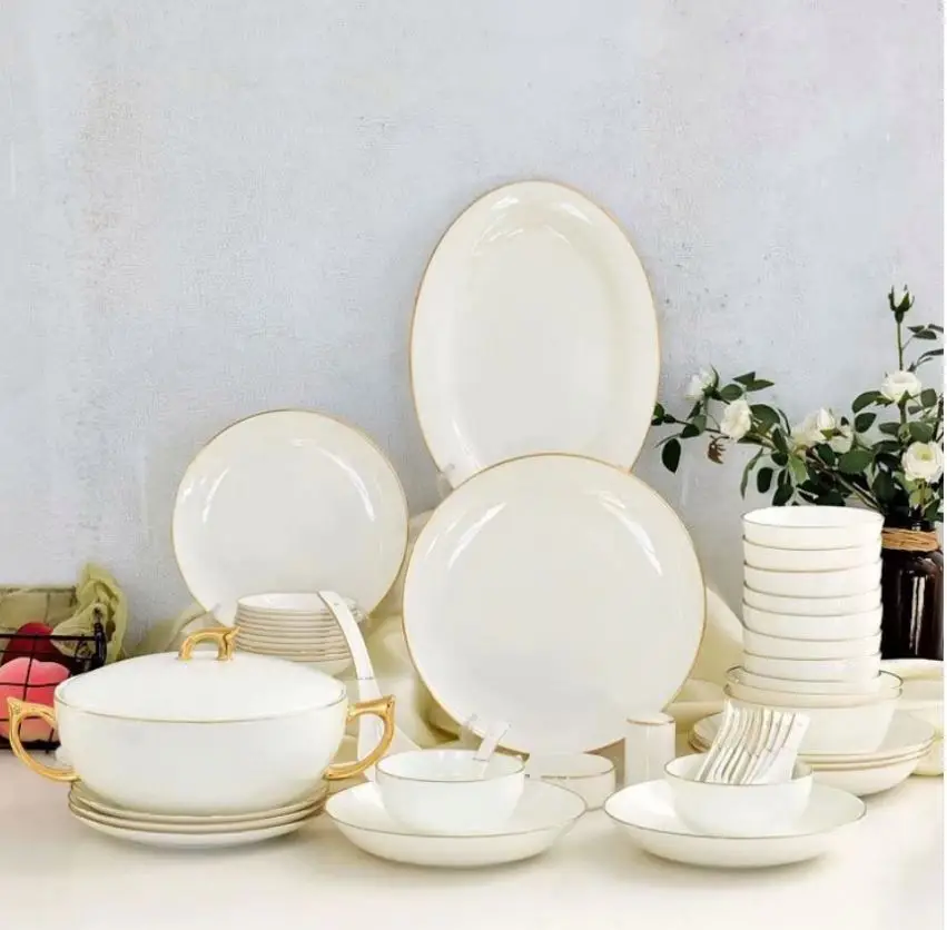 Dinner Set Custom or Standard China Wholesale 32 Pcs Gift Box Dinnerware Sets CLASSIC Party Ceramic Western Food Contact Safe
