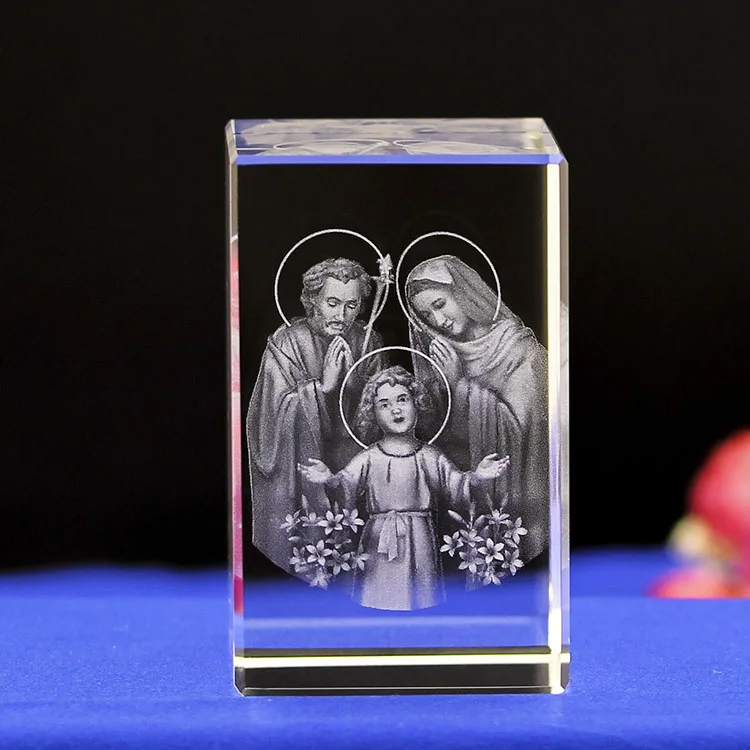 2023 New Design Customized Crystal Holy Family 3d Laser Engraved Crystal Souvenir Crafts