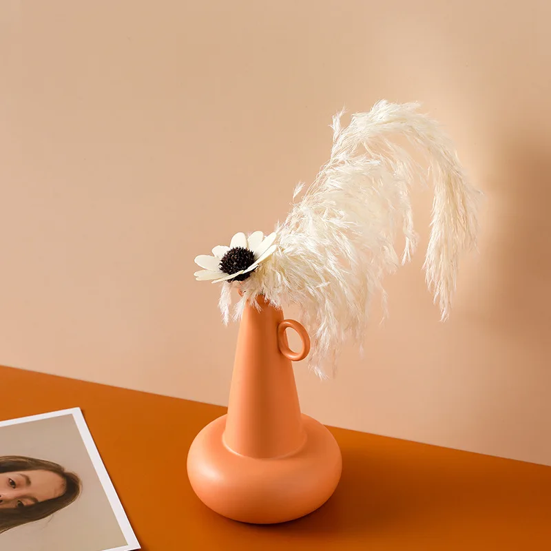 Drop ShippingAmazon Randy Ceramic Vase Decoration Furniture Creative Flower Arrangement Dry Flower Decoration INS Style Vase