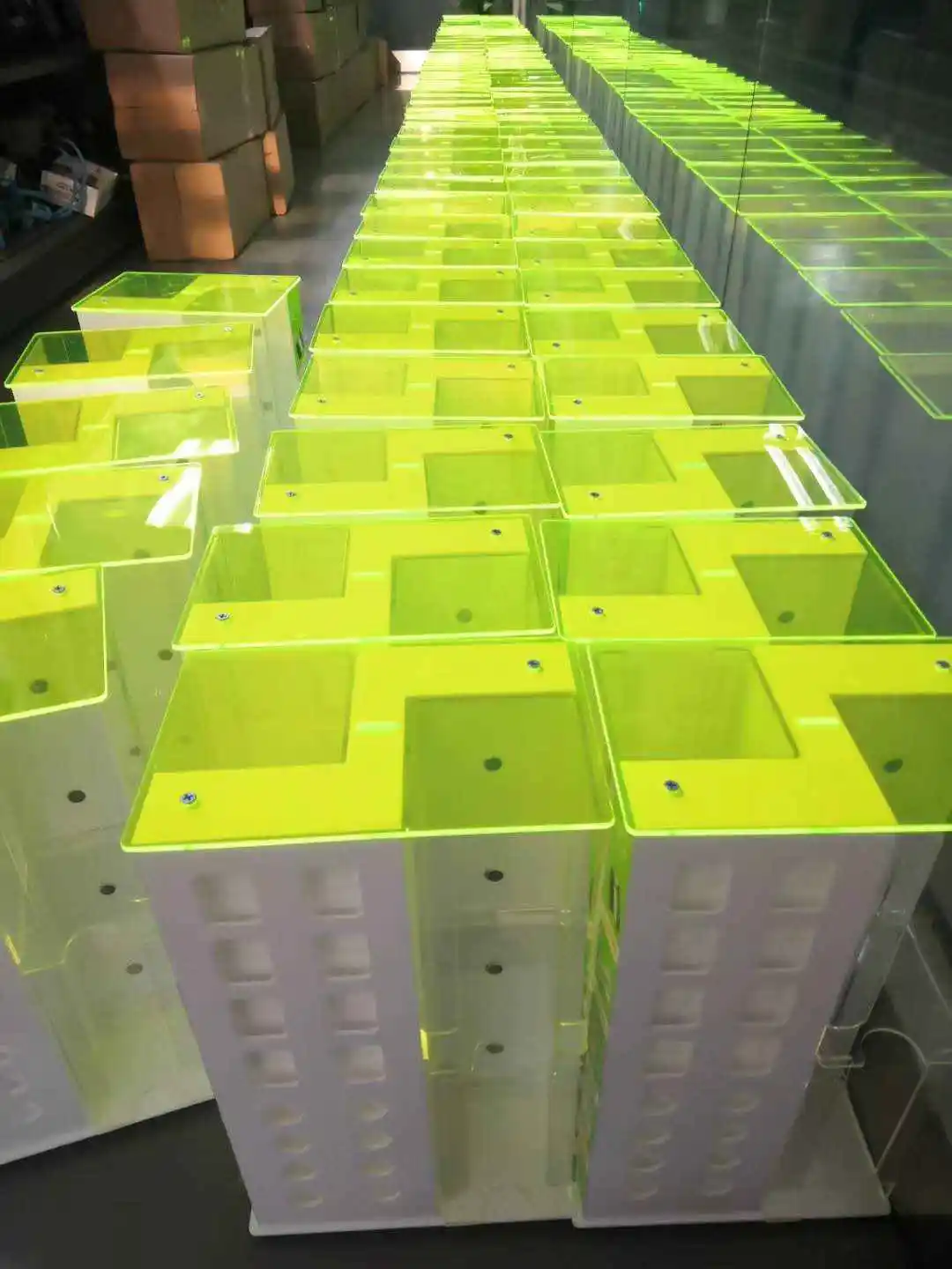 2022 New Customized Cell Phone Accessories Acrylic Retail Display Rack Usb Cable Phone Charger