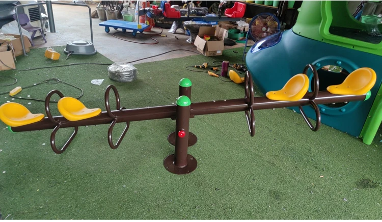 High Quality Classic 4 Seater Kids Metal Seesaw Customized Outdoor Playground Equipment Plastic Seesaw