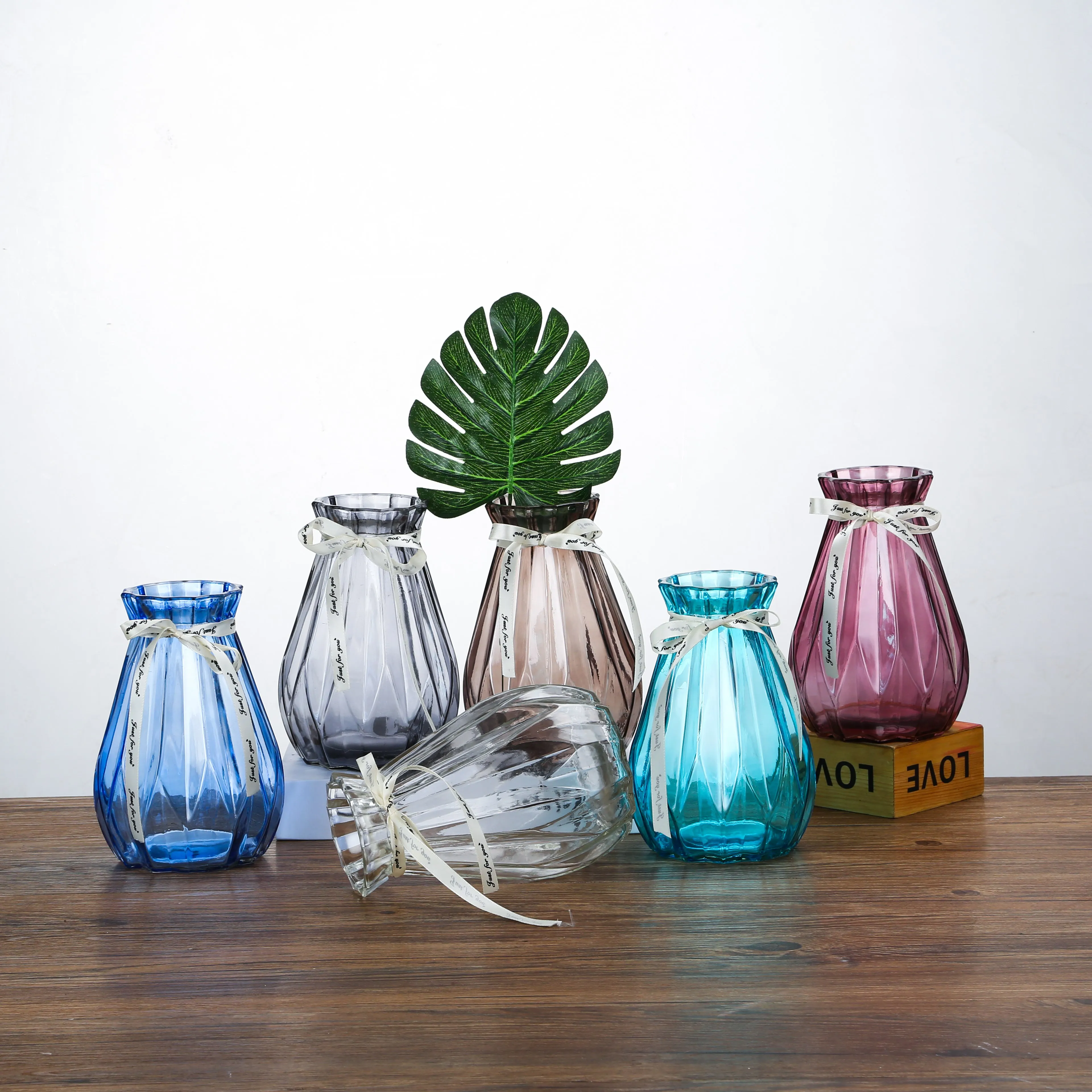 25cm Home Decor Colorful Glass Vase Bottle Factory Stock Easy Open End MOQ 100pcs