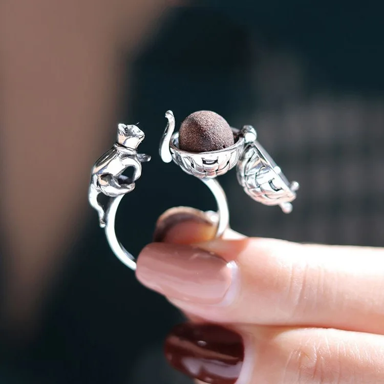 Old Vintage Girl in Hat Silver Ring