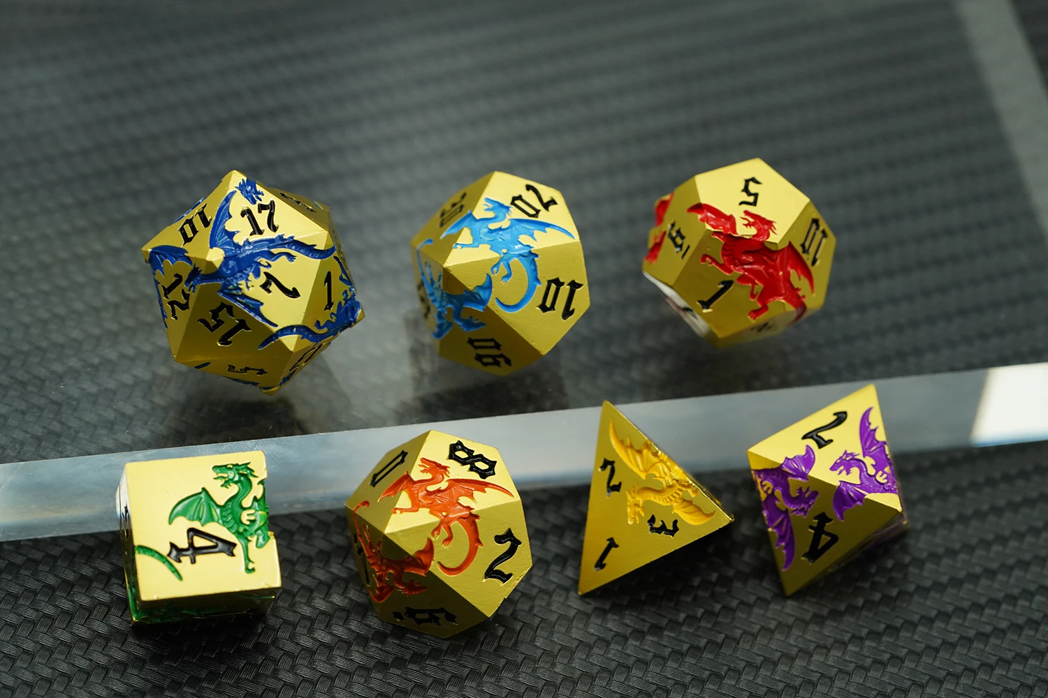 Rainbow-Colored 16mm Polyhedral Zinc Alloy and Copper DND Dice Set Custom Logo Board Games Metal Polyhedral Shape manufacture