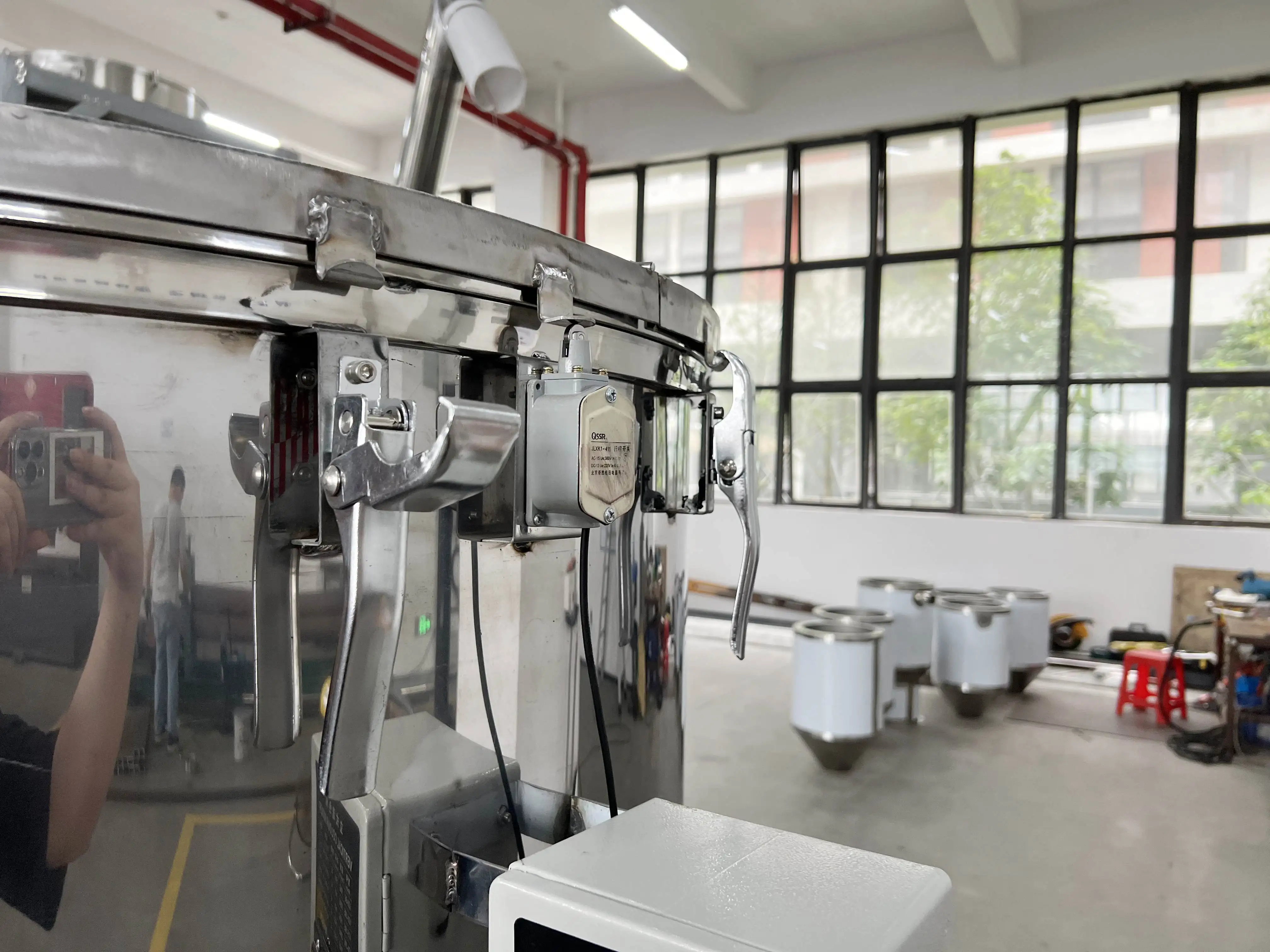 Вертикальный цветной смеситель, вертикальный смеситель для гранул из нержавеющей стали