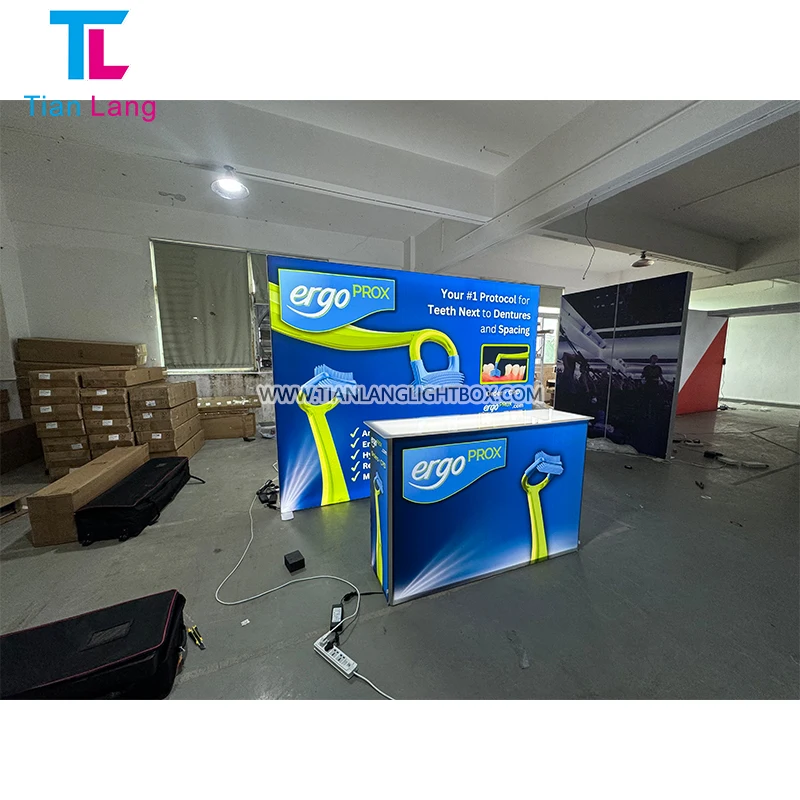 Pielāgotais pārvietojamais alumīnija rāmis bezrāmja LED atgaismojums reklāmas stāvs modulārs izstāžu stāvs reklāmas kauns