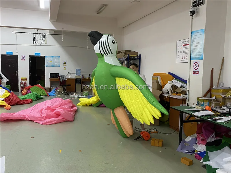 LED Light Inflatable Green Parrot Flying Bird for Nightclub Ceiling Decoration