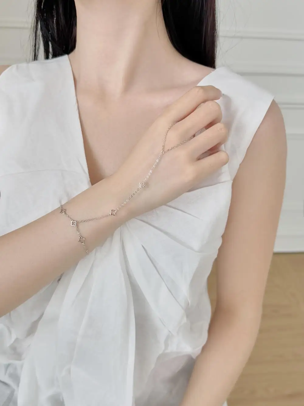 KAKODIY fashion hollow four-leaf clover 18K gold-plated chain women's bracelet 925 sterling silver jewelry bracelet detail 5