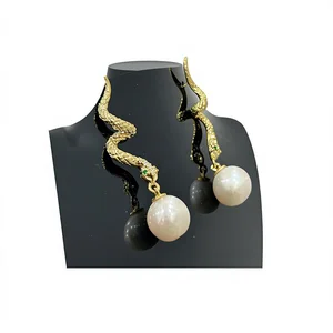 Hot Serpentine 18K Gold-plated Freshwater Pearl Earrings, Round Pearl Earrings, Fashionable and Exquisite Women's Jewelry