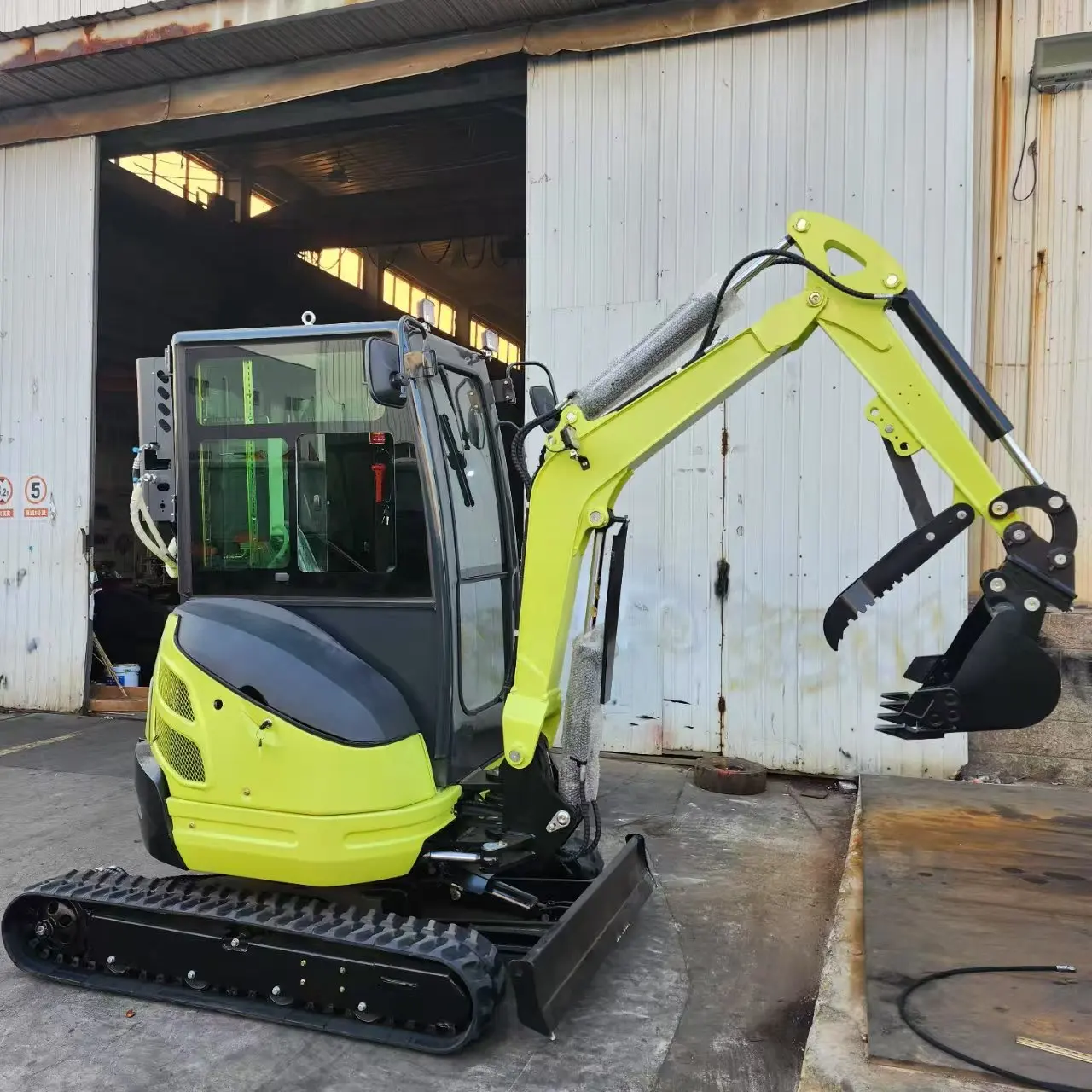 FREE SHIPPING!CARTIWELL Mini Excavator 2000KG Hydraulic Mini Pelle Farm Used Excavator Cabin EPA EURO 5 Kubota Engine Hot Sale