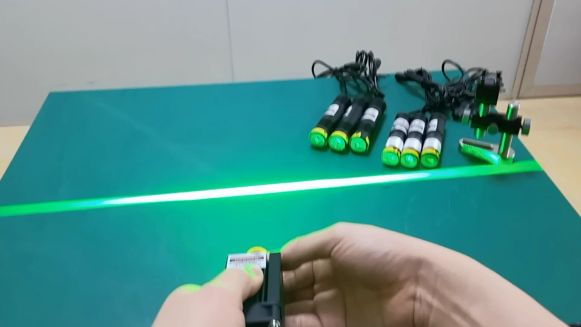 High Power Focusable 520nm Green Line/cross Line Laser Module 135mw