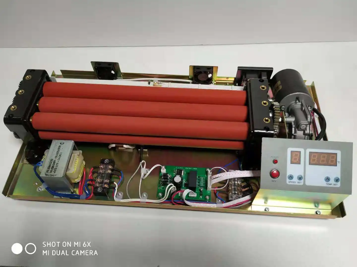 High Quality Metal Body 6 Rollers Pouch Laminator with Speed Adjustable A2 17.7inches Laminator Industrial Laminating Machine