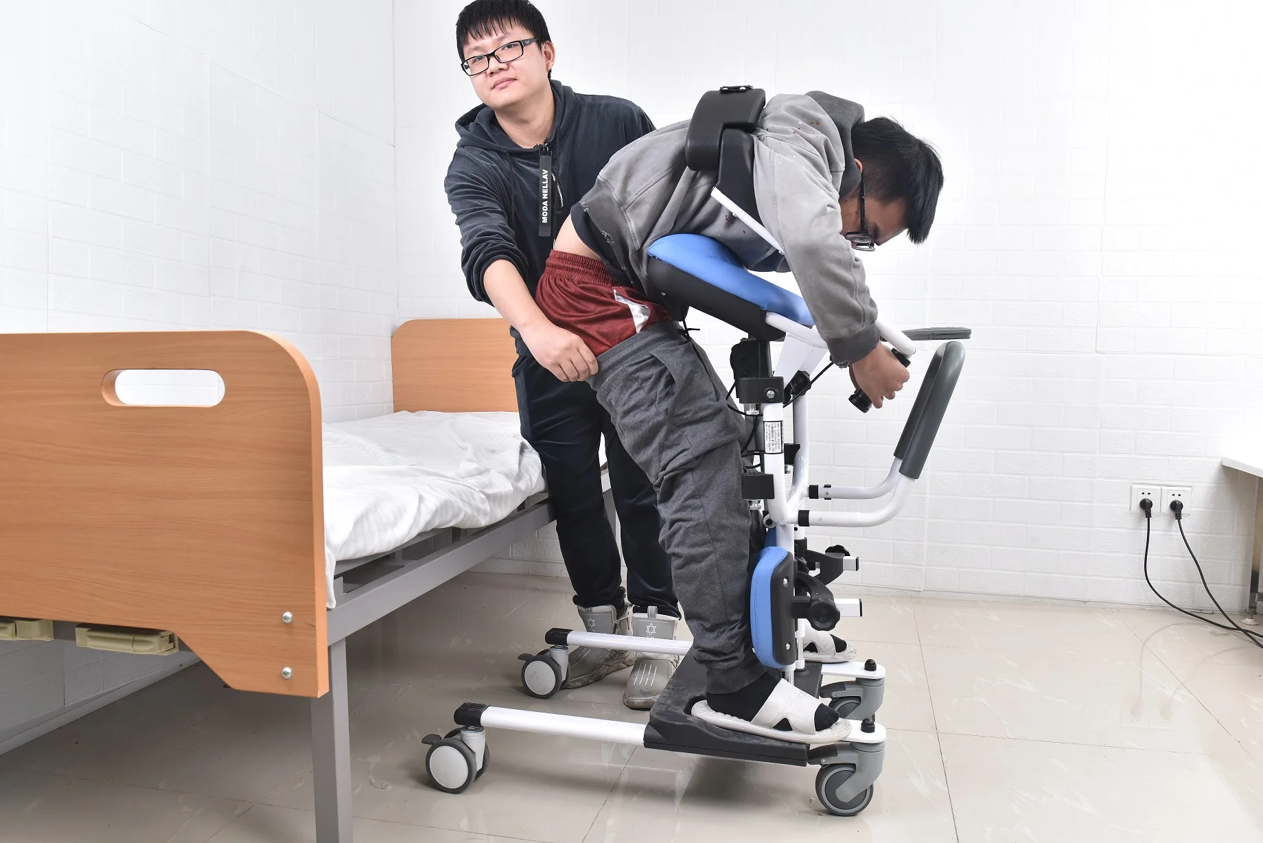 Lift chair MULTI-FUNCTION ELECTRIC LIFT SHIFT spreadable arms convenient moving to toilet power lift up seat wheelchair - BZ-L17 supplier