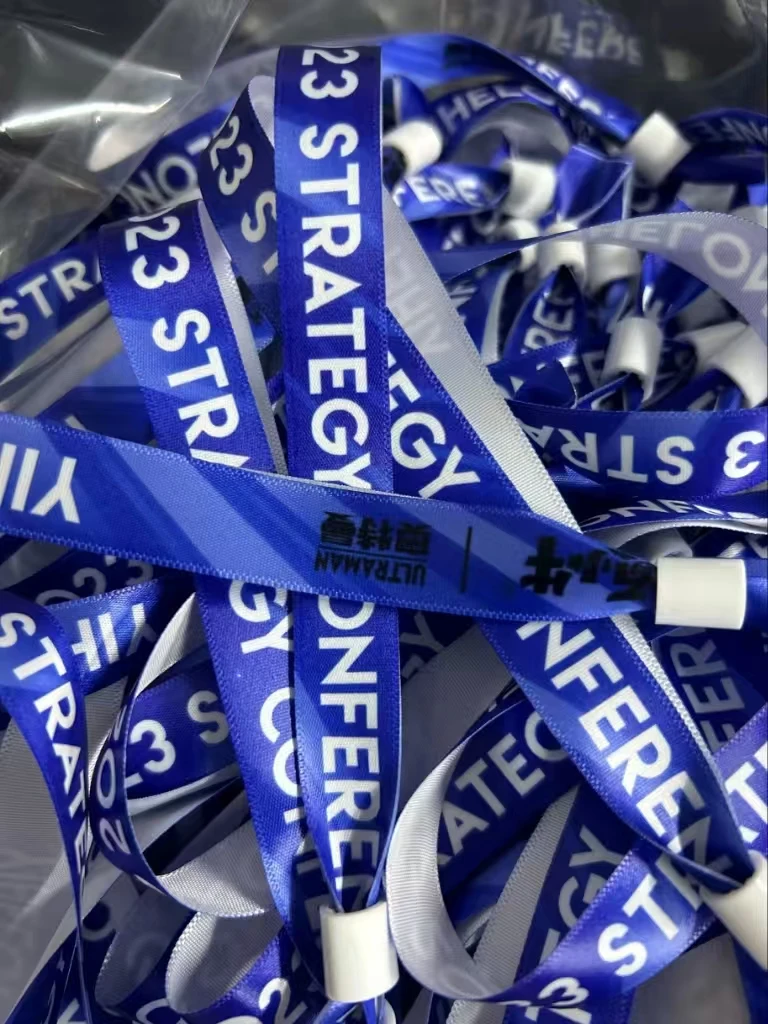 Customized Elastic Promotional Wristband with Logo Custom Woven Holiday Fabric for Activities preview 6