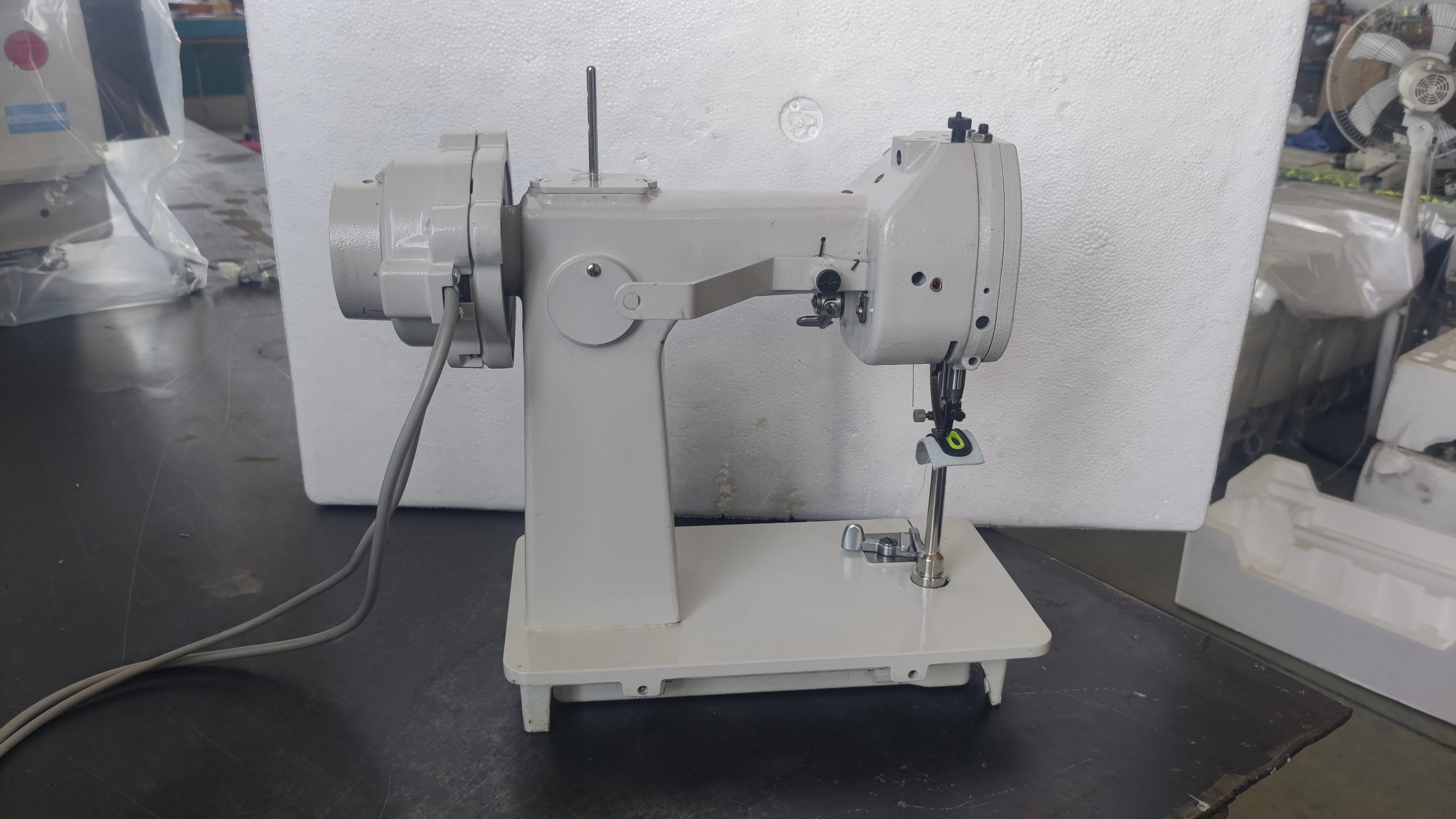 RONMACK RM-620D  Direct Drive Small Bed Post Finger Machine Glove Machine Industrial Glove  Chain Stitch Sewing Machine