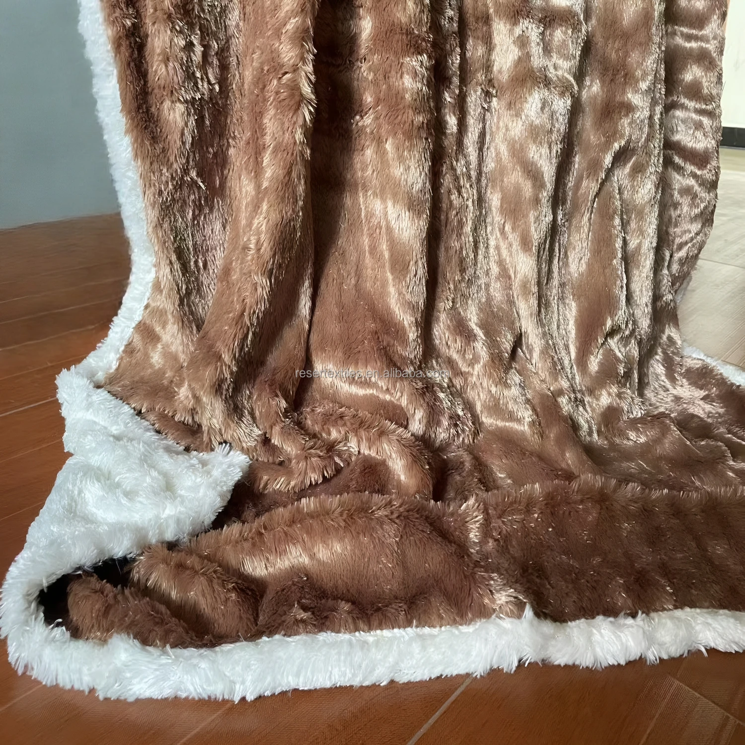 Soft Plush Luxury Oversized Printed Knitted Faux Fur Throw Animal Skin Design Mink Reversible Eco-Friendly Winter All Blanket