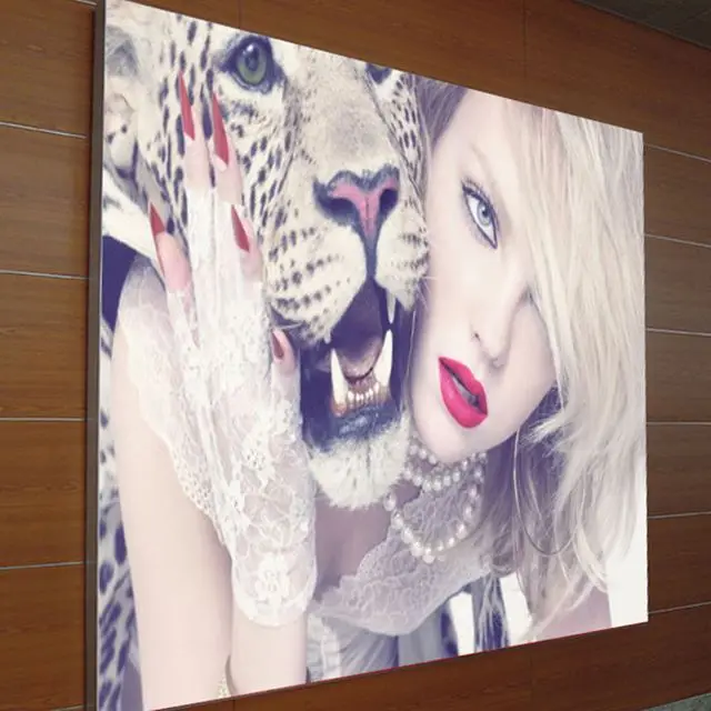 Doppelseitiger Aluminium-LED-Schild Logoplatte mit verdicktem rahmenlosem Werbelichtkasten und klarem Sichtbarkeit