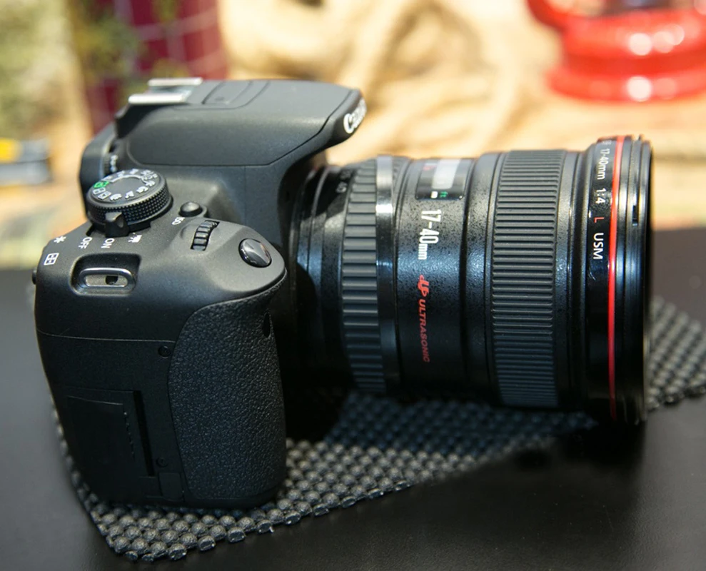 700D SLR Camera Entry-Level APS Half Frame 1080p Full HD