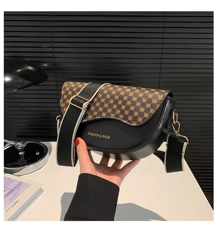 2025 Vintage Texture Single Shoulder Bag for Women New Trendy Versatile Crossbody Saddle Bag Small Size Fashionable Underarm