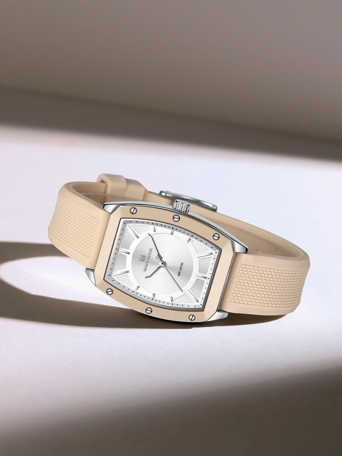 NAVIFORCE 5049 Watch Women Elegant Fashion Quartz Watches Silicone Strap Sports Ladies Watch Big Dial Waterproof Wristwatch