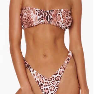 Custom New Sexy Pleated Leopard Two Piece Bikini Beachwear Bandeau Strapless Swimsuit Women High Cut Thong Swimwear