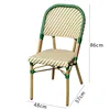 สีขาวและสีเขียว