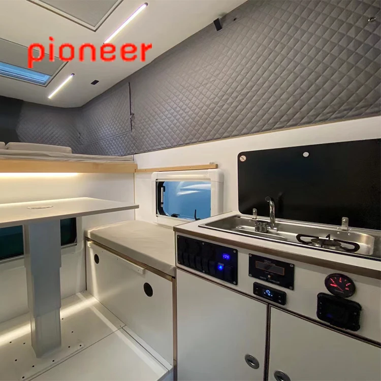 Allrad-Campingbusse für Freiluftliebhaber in einer Vielzahl von Anwendungen