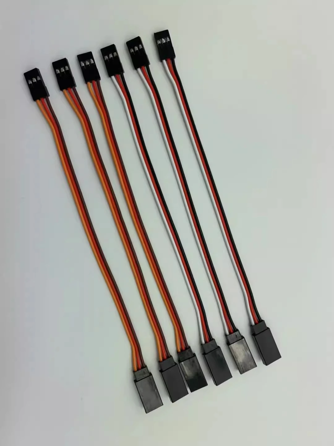 Connectique Servo Femelle Mâle Câble Servo 1 Femelle Vers 5 Mâles – Pour Drone Multi-rotors Et Avions RC – Neuf