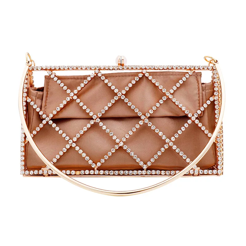 Mi bolso de mano con tachuelas – Aishawari.com