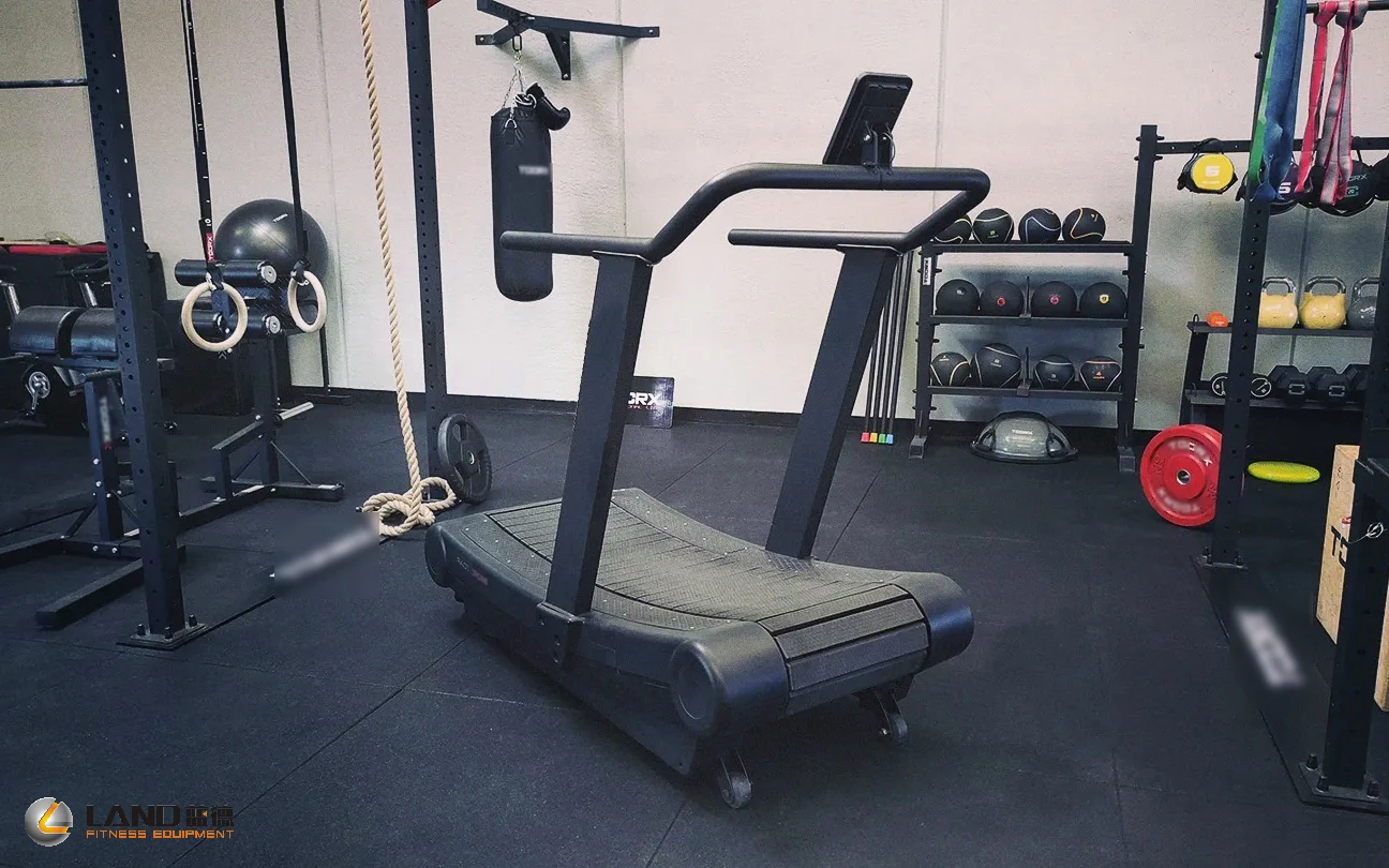CT-300 Heavy Duty Curve Treadmill Unveiling Fitness Potential