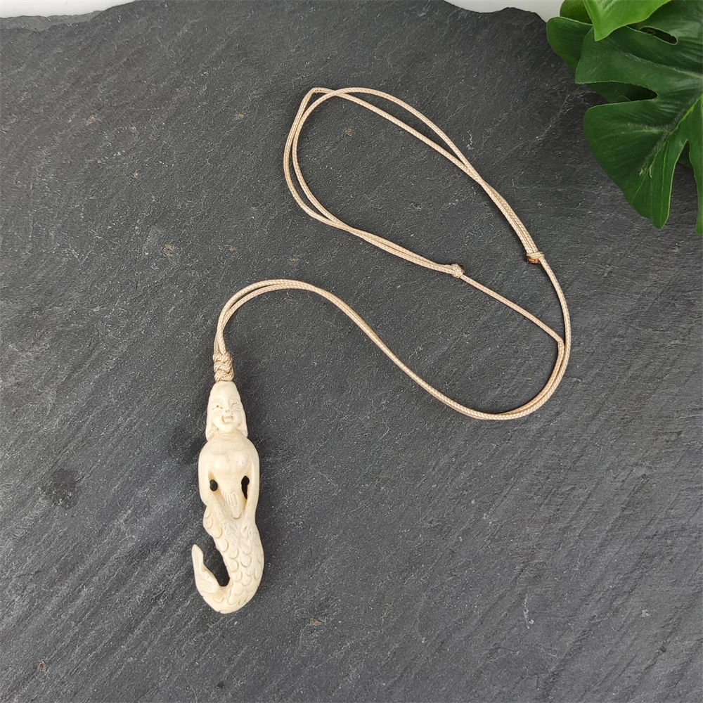 81stgeneration Ciondolo Pikorua Extra Large in Osso Intagliato a Mano con Quattro Punte Ritorte e Conchiglia Paua | Accessori da Surfista per Uomo | Collana Tribale Fatta a Mano