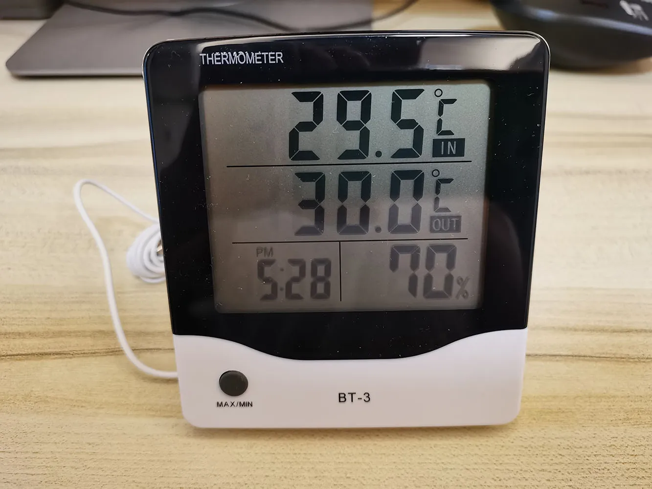 Elitech BT-3 LCD Indoor/Outdoor Digital Hygrometer Thermometer