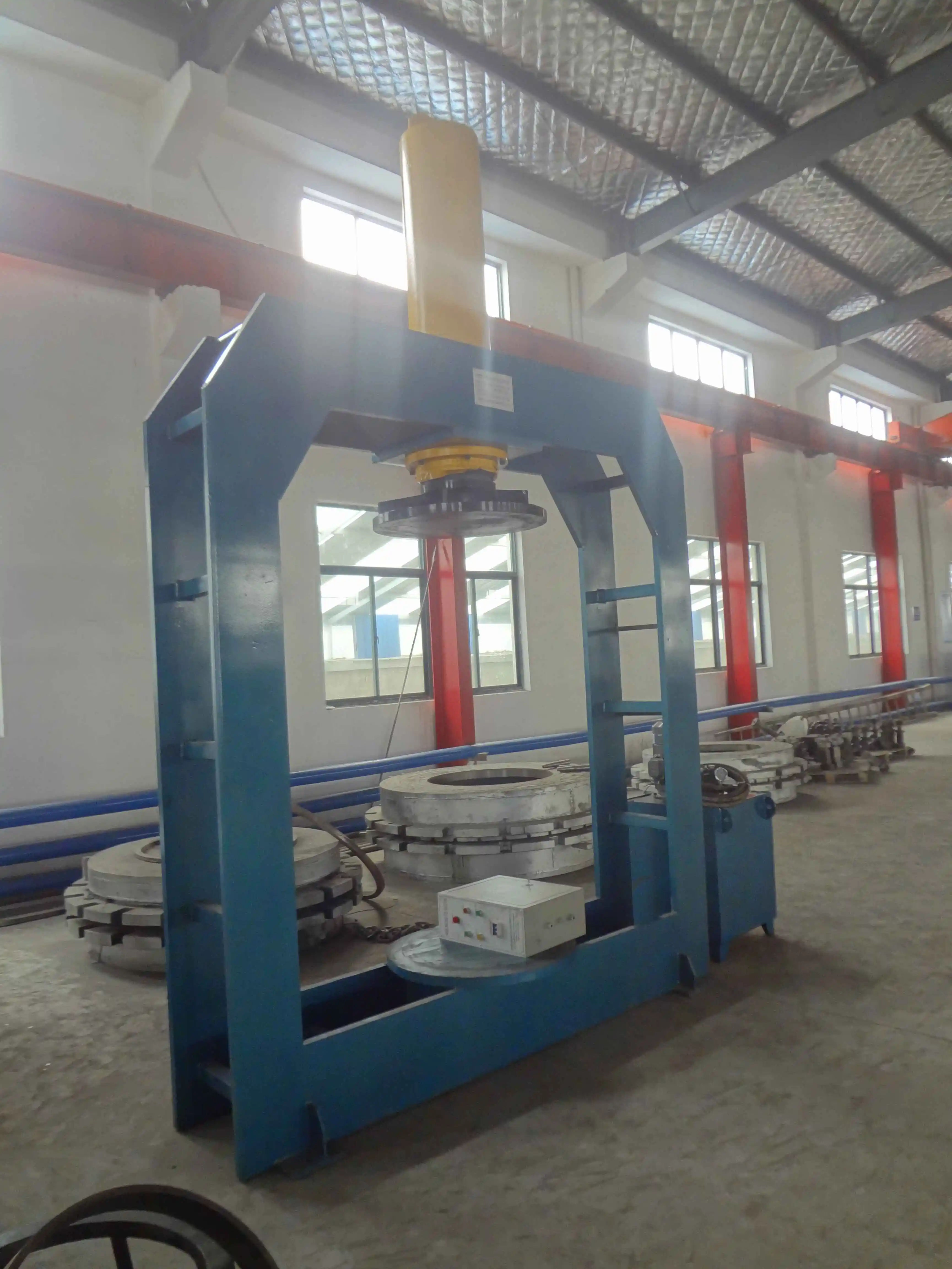 
TP160 однотонные Шиномонтажное приспособление 160T шины вилочного погрузчика пресс-машина 