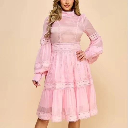 Elegant Lady Sweet Chiffon Dress With Lace Decoration Natural Waistline Woven Weaving Method - Image 1