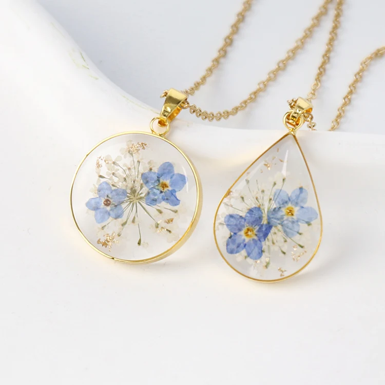 Transparent Epoxy Boho Style Resin Flower Pendant Necklace Real Pressed Flowers Forget Me Not Necklace for Mother's Day Gifts