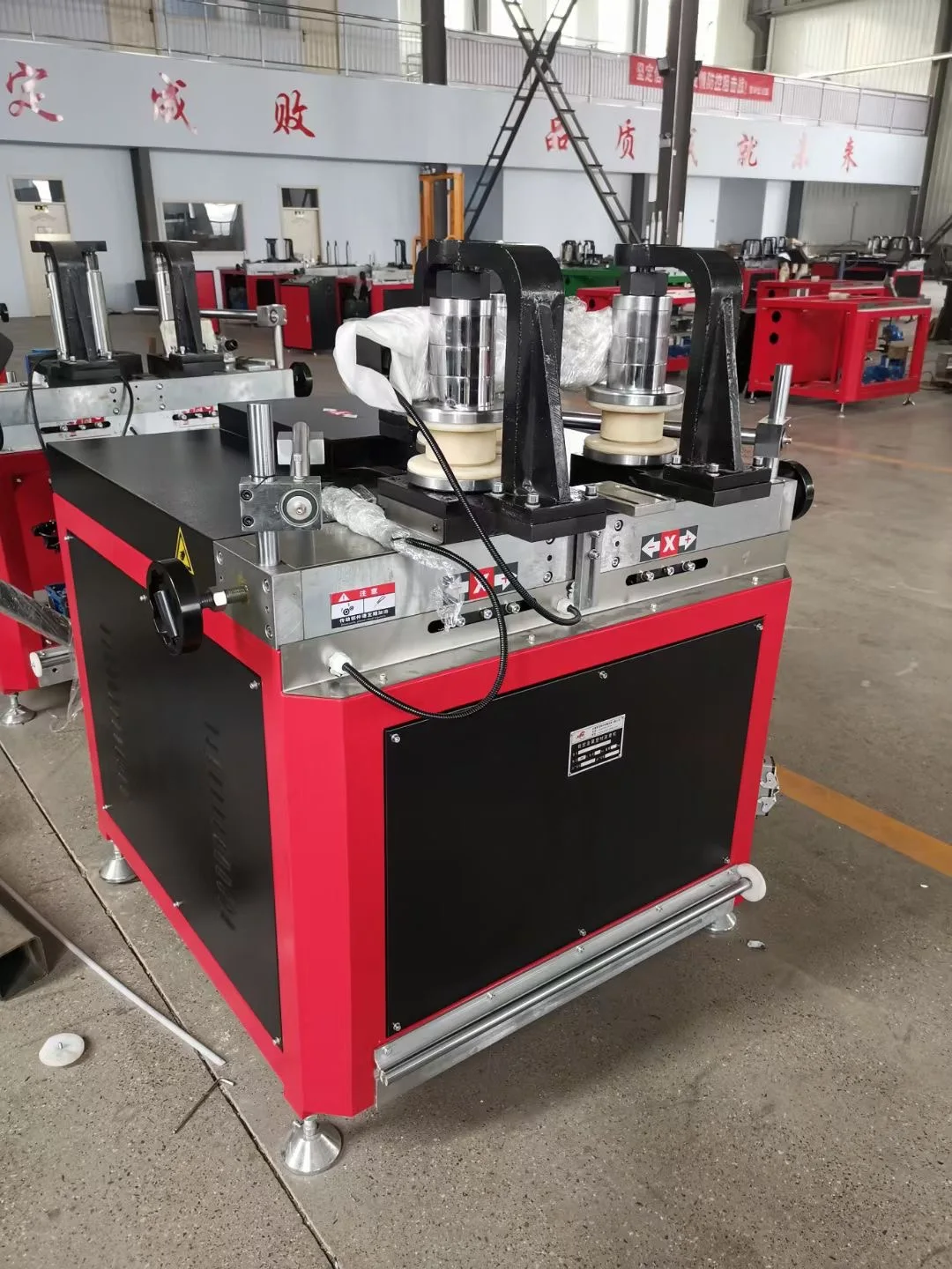 China Factory Supply CNC Automatic Aluminum Window Door Profile Bending Machine details