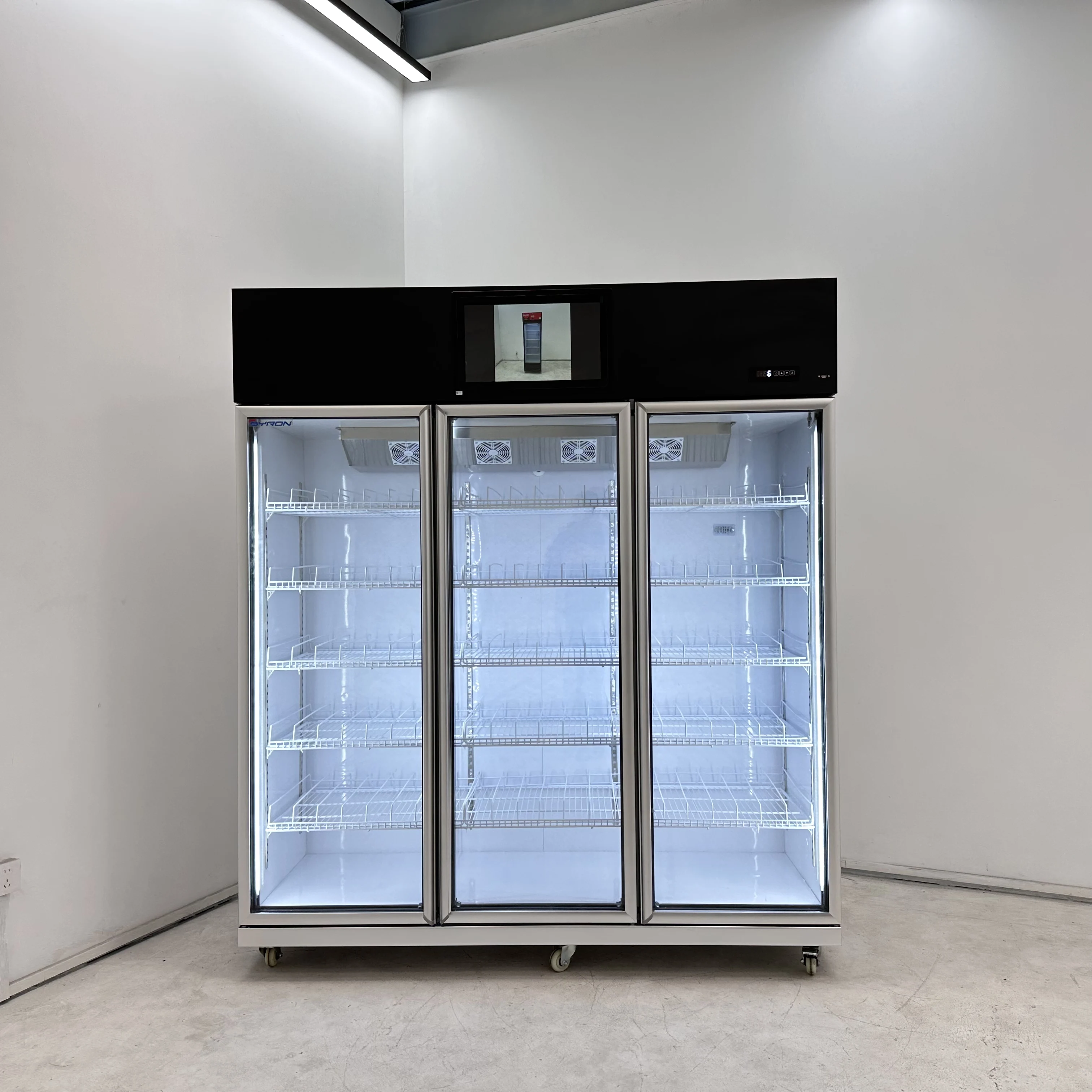 Advertising Screen Vertical Drinks Freezer Display Beverage and Cooler Commercial Refrigerator Showcase With LED Lights