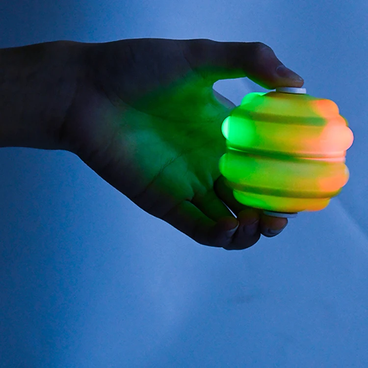 Оптовая продажа 3D вращающиеся игрушки-мячи для декомпрессии Спиннеры игрушки детей со светодиодной подсветкой