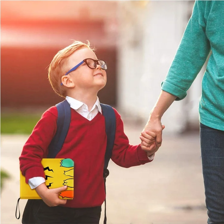 Таможня напечатала Покемон карты связующих кожа Играть чехол дисплей 4 карманные карты связующее вещество