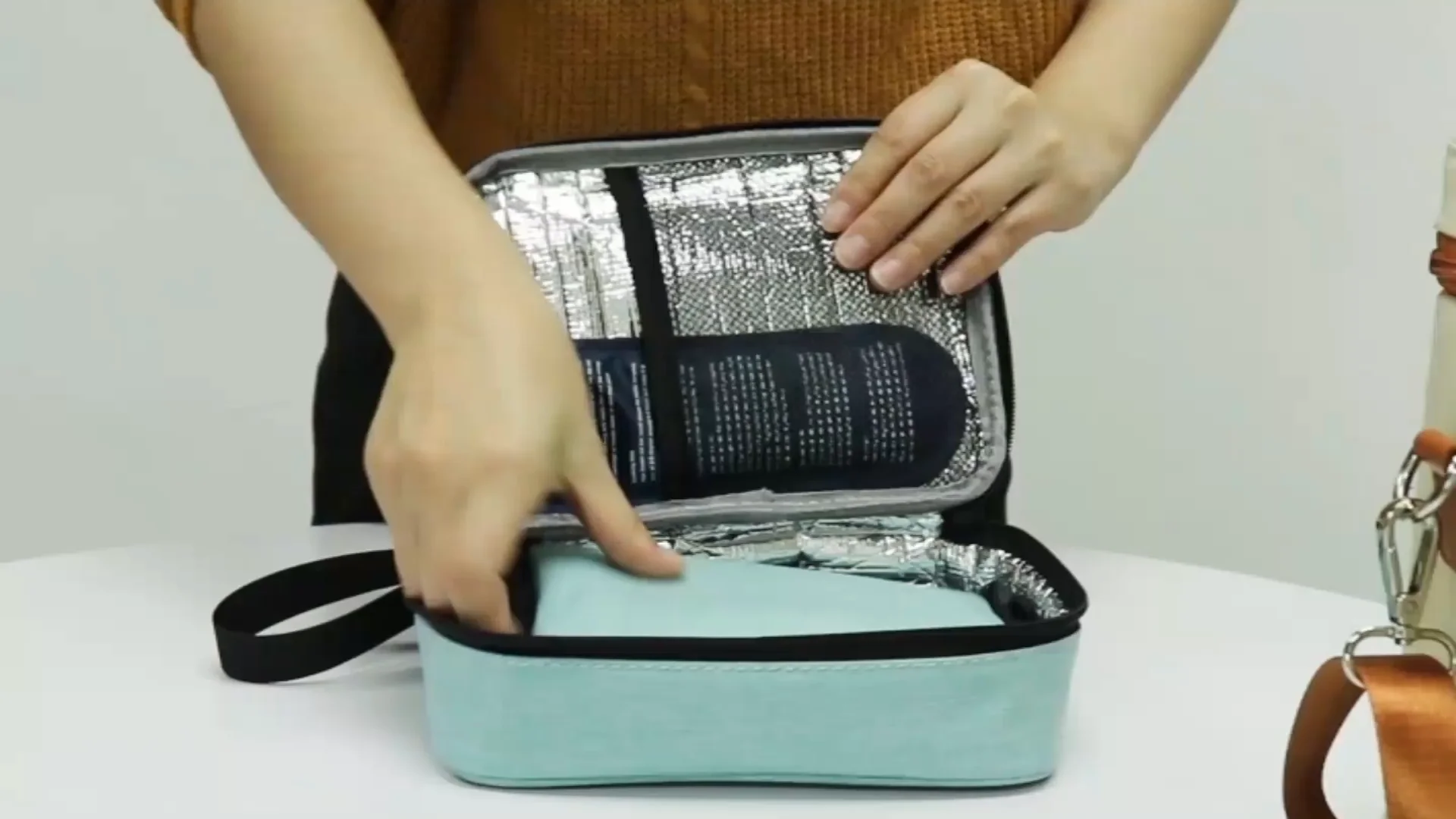 Sacchetti Termici per Alimenti, 5 Pezzi/Set Borsa Termica Isolanti Riutilizzabili Fodere per Conservazione Alimenti Isolate in Foglio di Alluminio per Picnic, Scuola, Viaggi, Campeggio (30 * 35cm