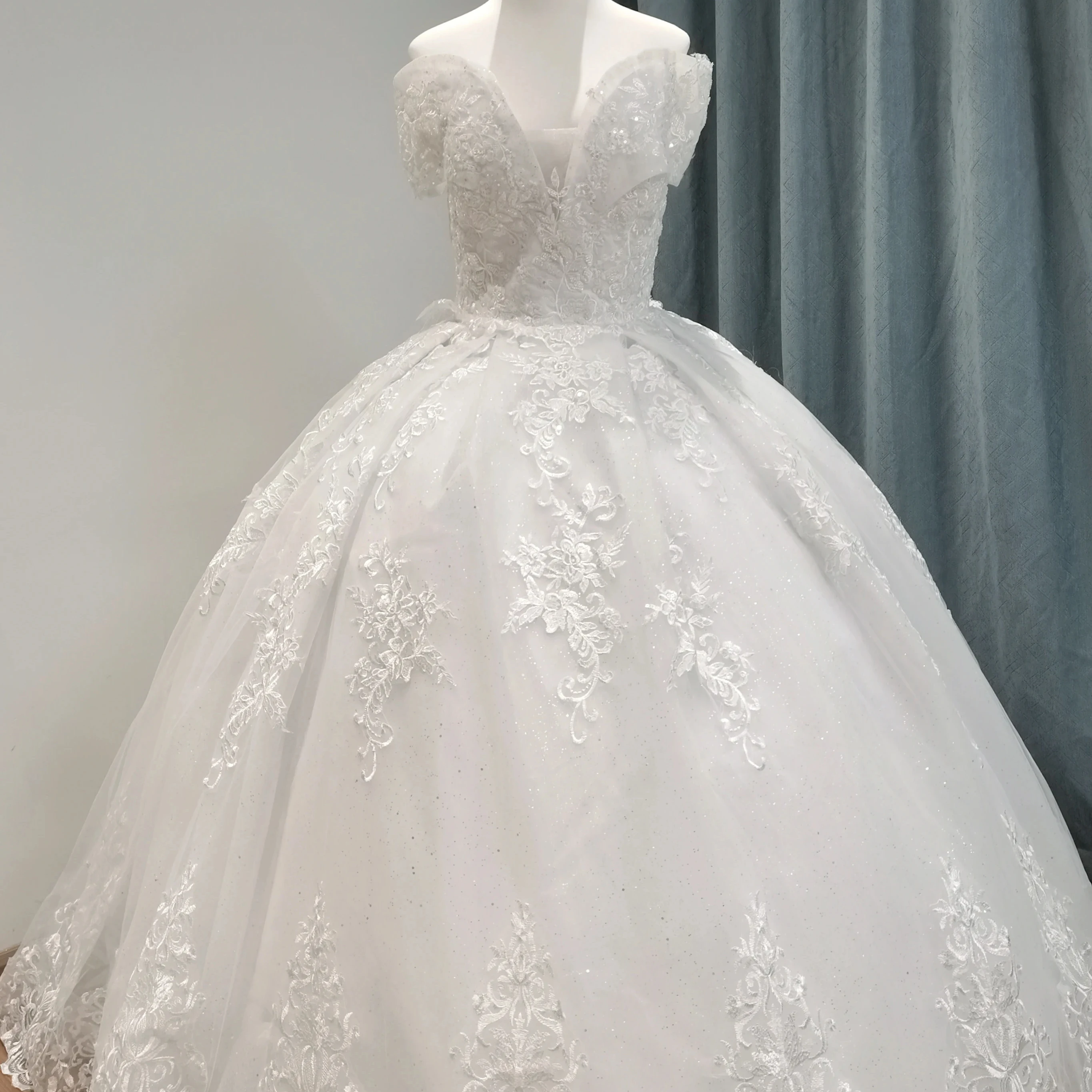 AL1639 2025 Luxury Customizable Ball Gown Wedding Dresses High Quality Nigerian Bridal Gowns White Lace Long Tail Wedding Dress