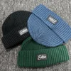 Negro, azul y verde