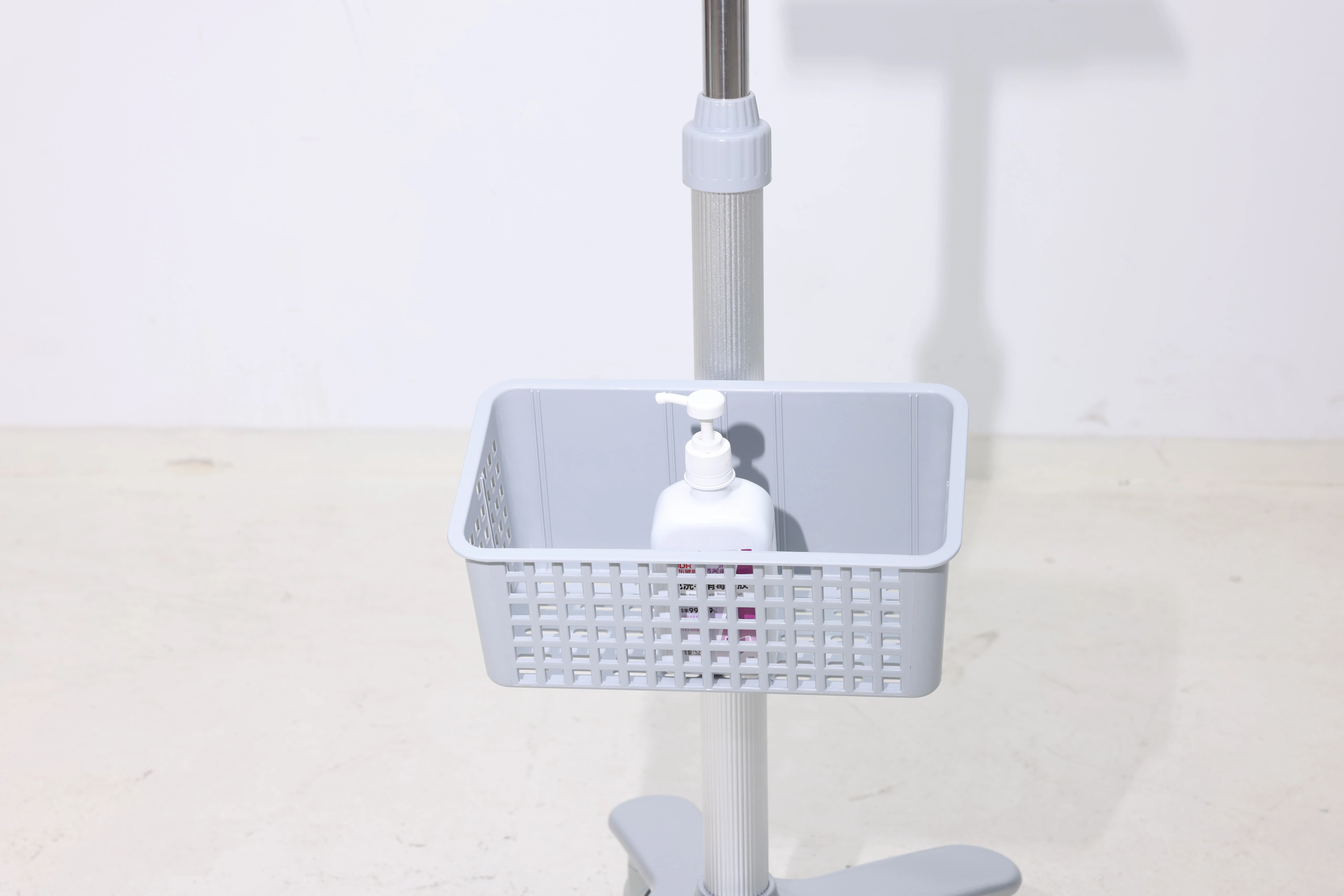 ICU Equipment Trolley ABS Modern 0-360 Swivel Basket Height Adjustable Platform Dual-Brake Wheels Hospital Hotel School Dining 3