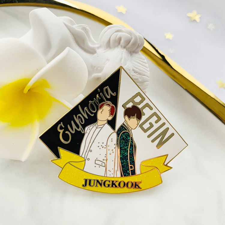 Free Sample Bulk Enamel Pin Custom Metal Logo Hard Enamel Pin Animation Idol Brooch Badge Kpop Glitter Lapel Pin Custom