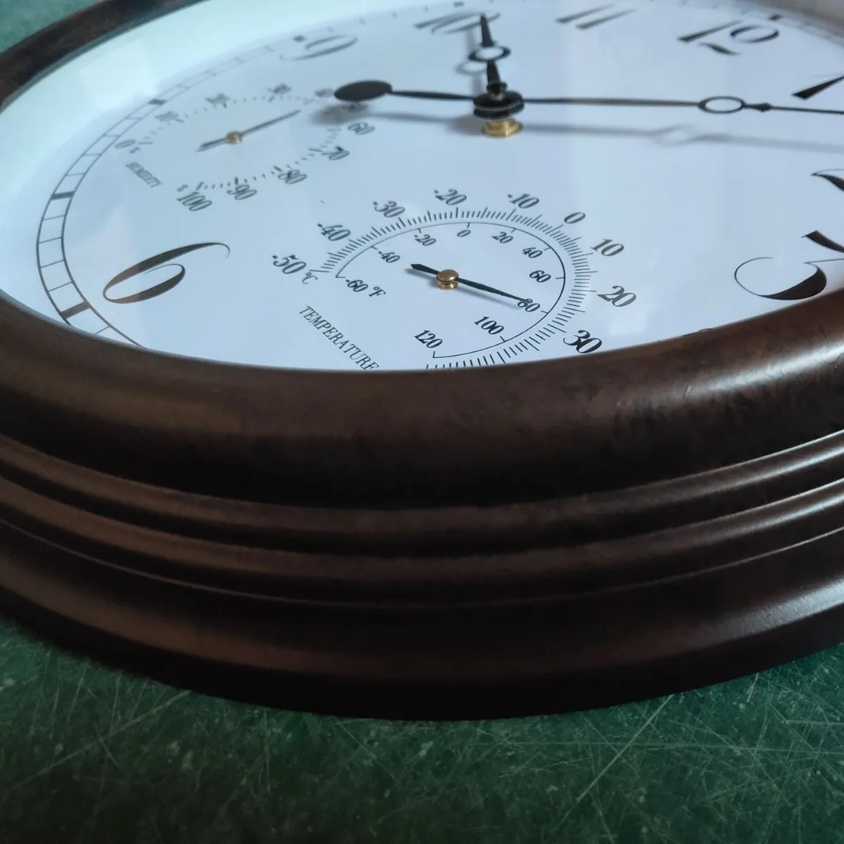 Hot Selling Humidity & Temperature Function 15 Inch Wall Clock Antique Design Plastic Outdoor Waterproof Wall Clocks for Garden